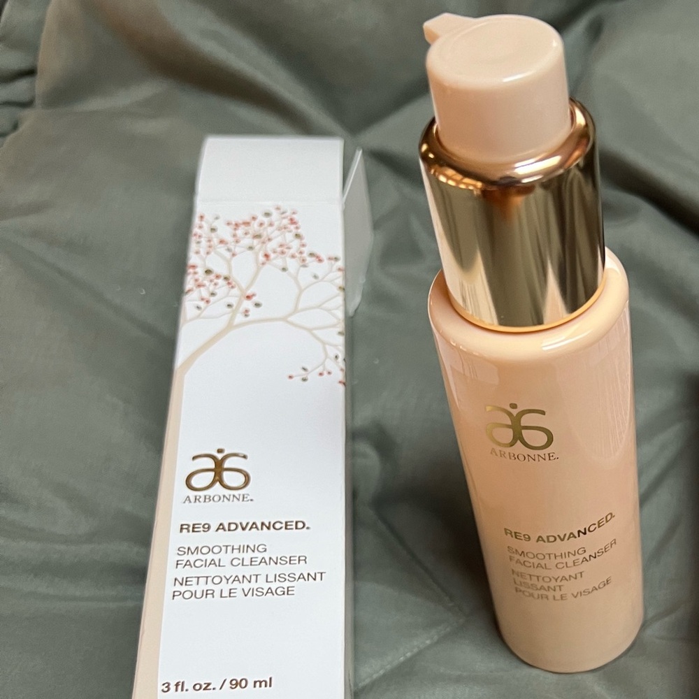 Arbonne RE9 Advanced Smoothing Facial Cleanser